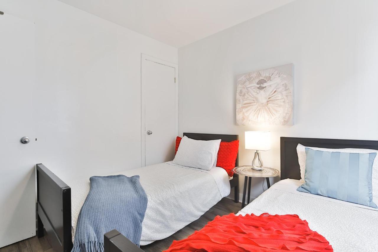 Free Parking In Beautiful Lachine Montreal Exterior photo